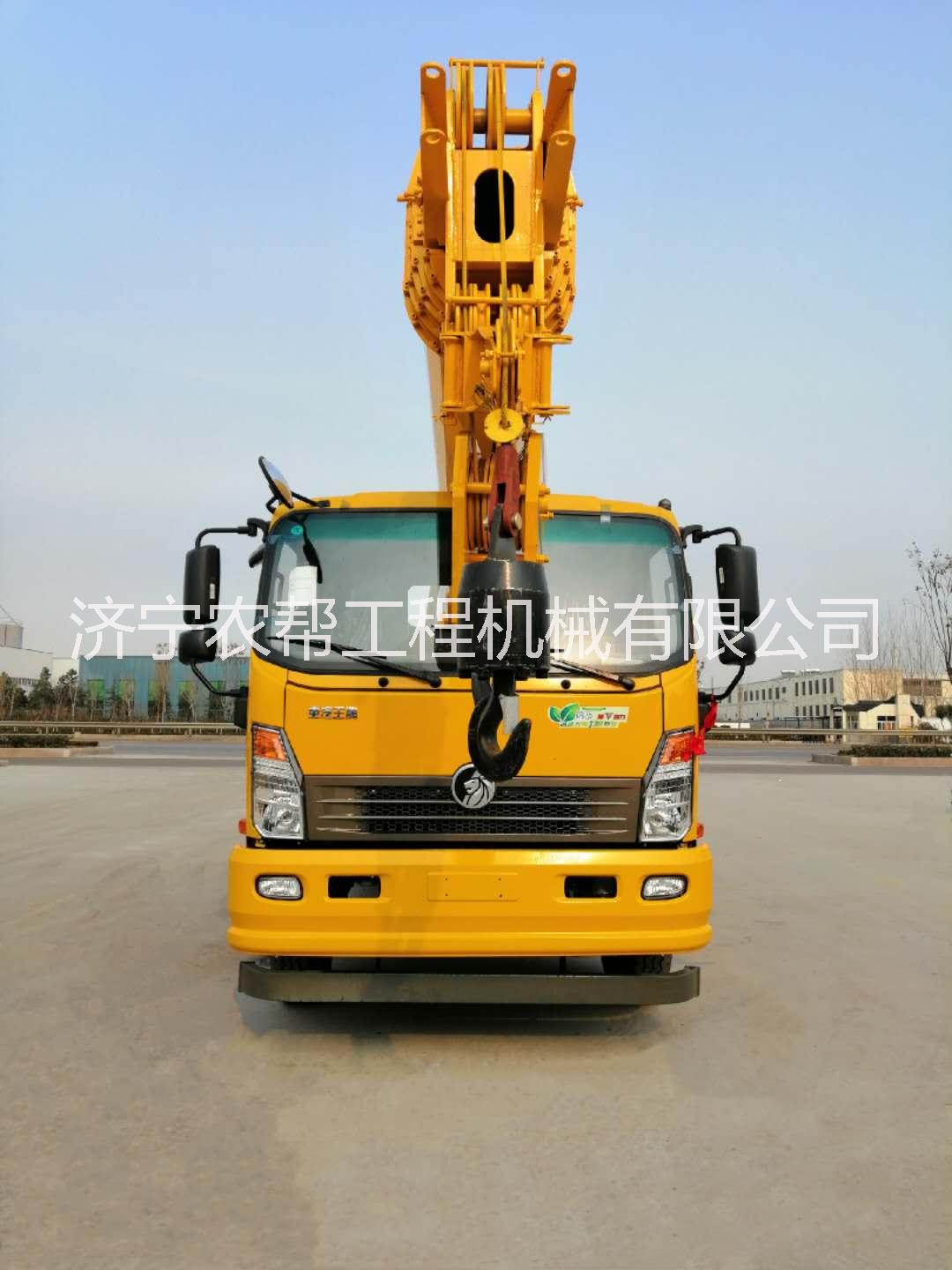 重汽*吊車  四川*的吊車 值得放心 有現(xiàn)車可隨時看車