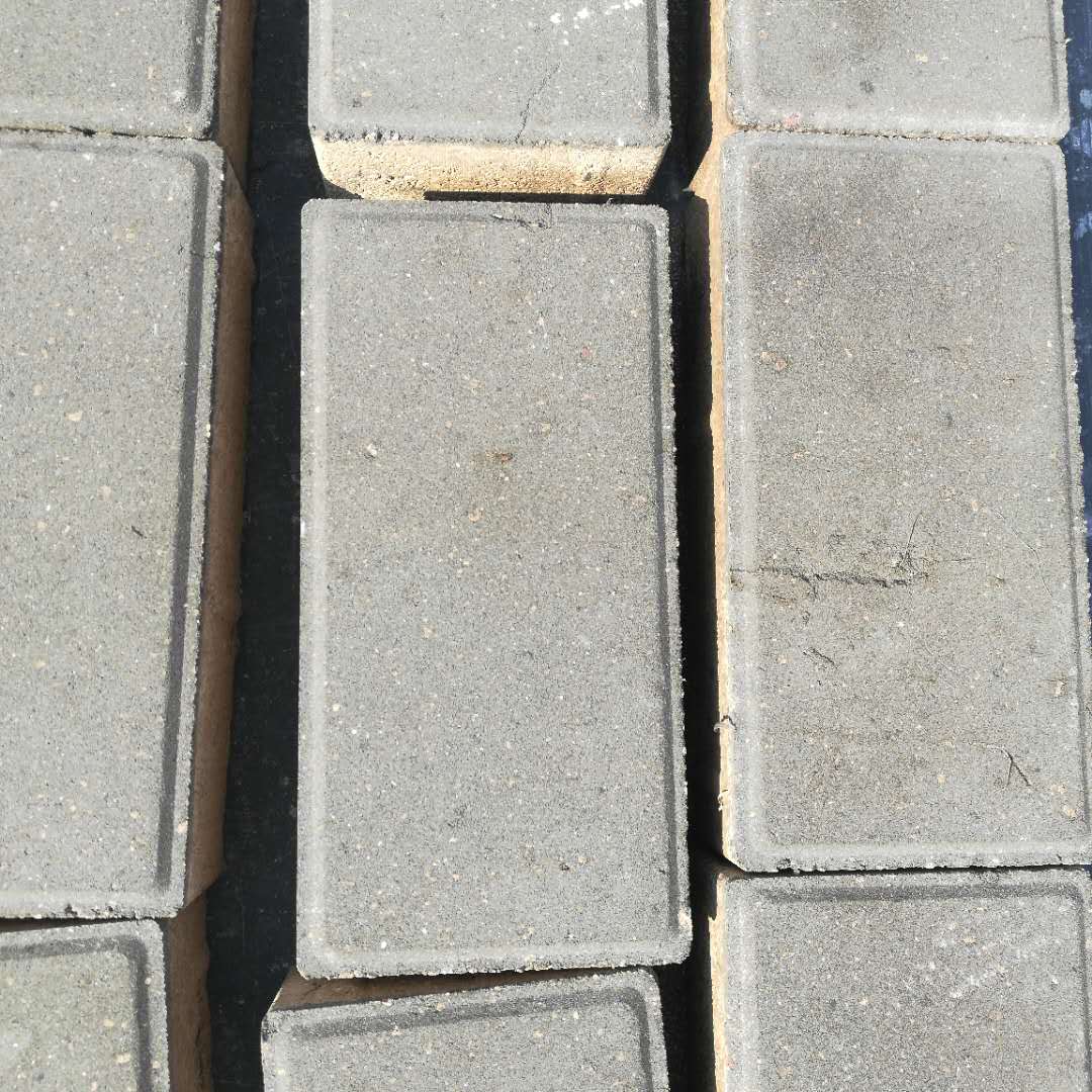 彩色水泥廣場面包磚路面磚透水磚盲道磚水泥耐腐蝕透水磚*惠