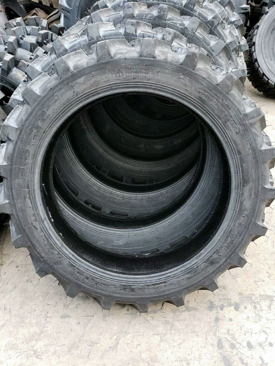 拖拉機(jī)554車輪胎9.5-32植保機(jī)車輪胎陜西輪胎銷售