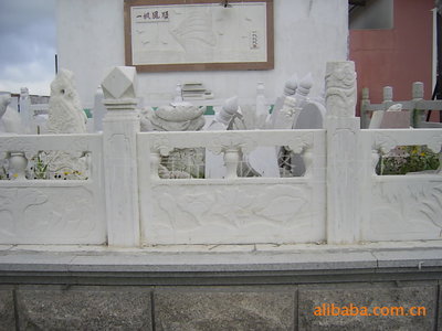 龍鋒石材廠定做芝麻灰橋欄桿，花崗巖石材工藝欄桿