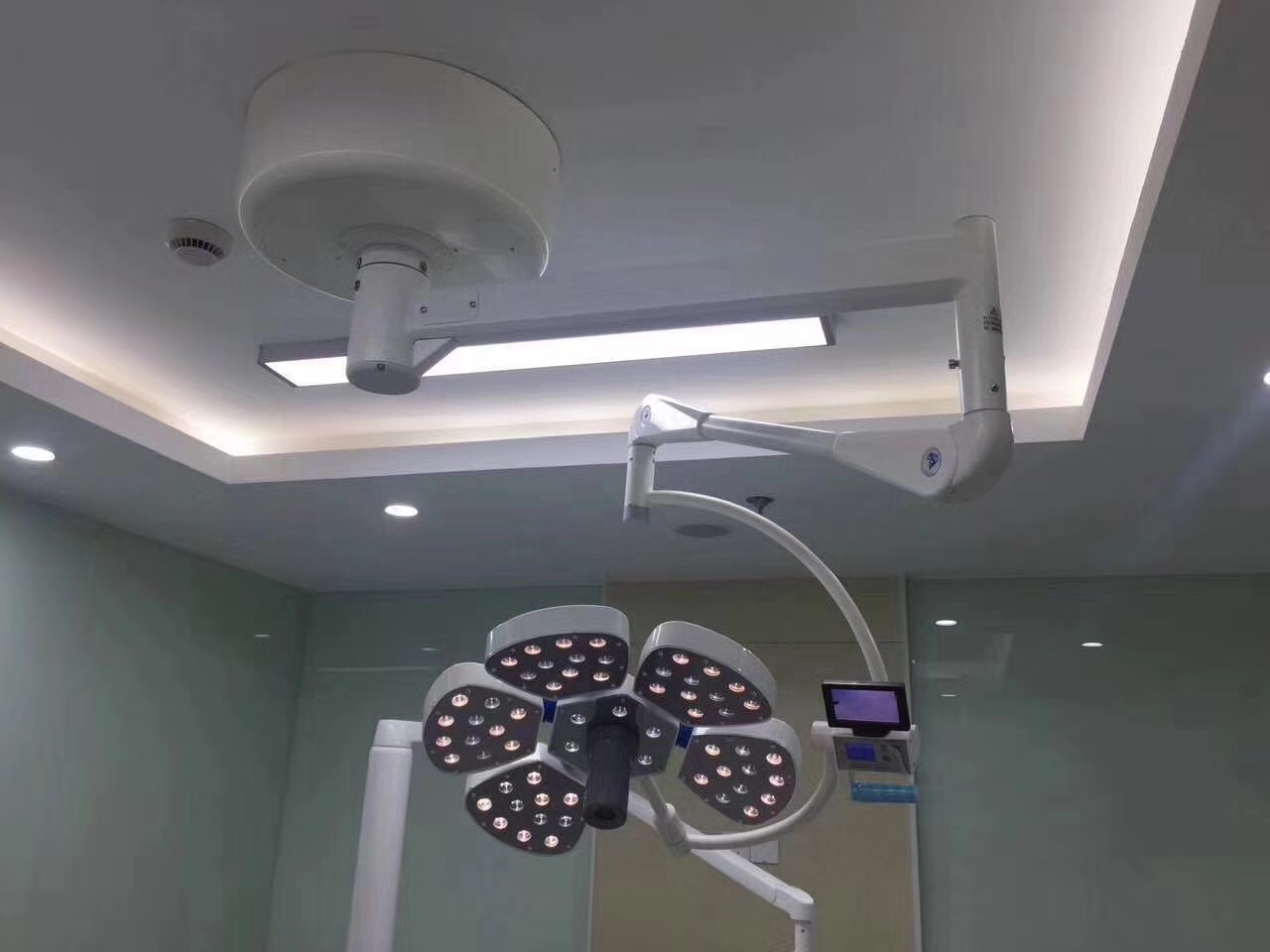 花瓣式手術無影燈 LED手術燈 手術無影燈 吊式雙頭手術燈 冷光源手術燈