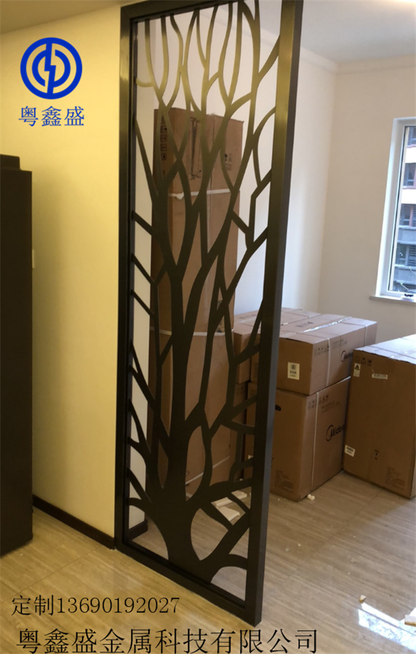 專業(yè)定制不銹鋼黑鈦花格屏風(fēng)現(xiàn)代新中式輕奢鏤空隔斷不銹鋼屏風(fēng)