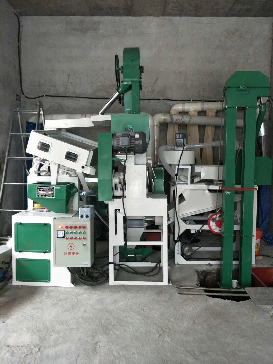 水稻碾米機(jī)報(bào)價(jià) 河源水稻碾米機(jī) 陽(yáng)江稻谷去碾米機(jī) 河源水稻碾米機(jī) 云南打米機(jī)