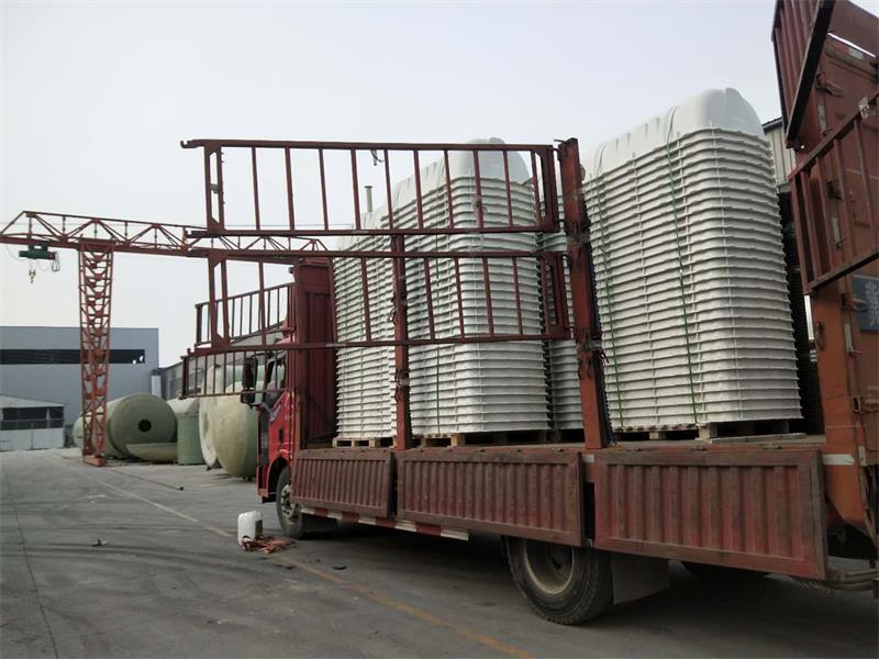 供應(yīng)玻璃鋼三格式化糞池廠家