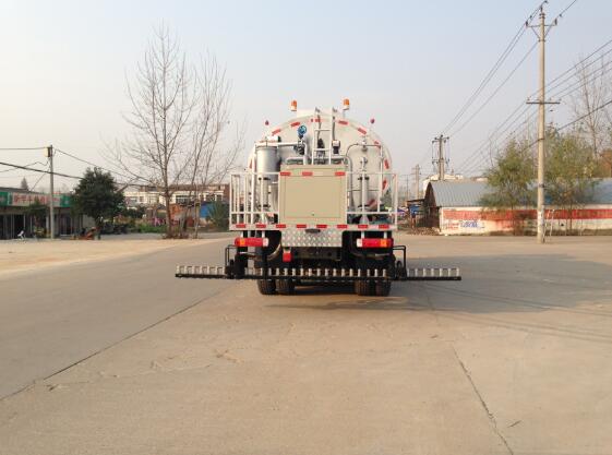 重汽豪沃瀝青灑布車(chē)14-16噸，生產(chǎn)廠家，*，全國(guó)聯(lián)保