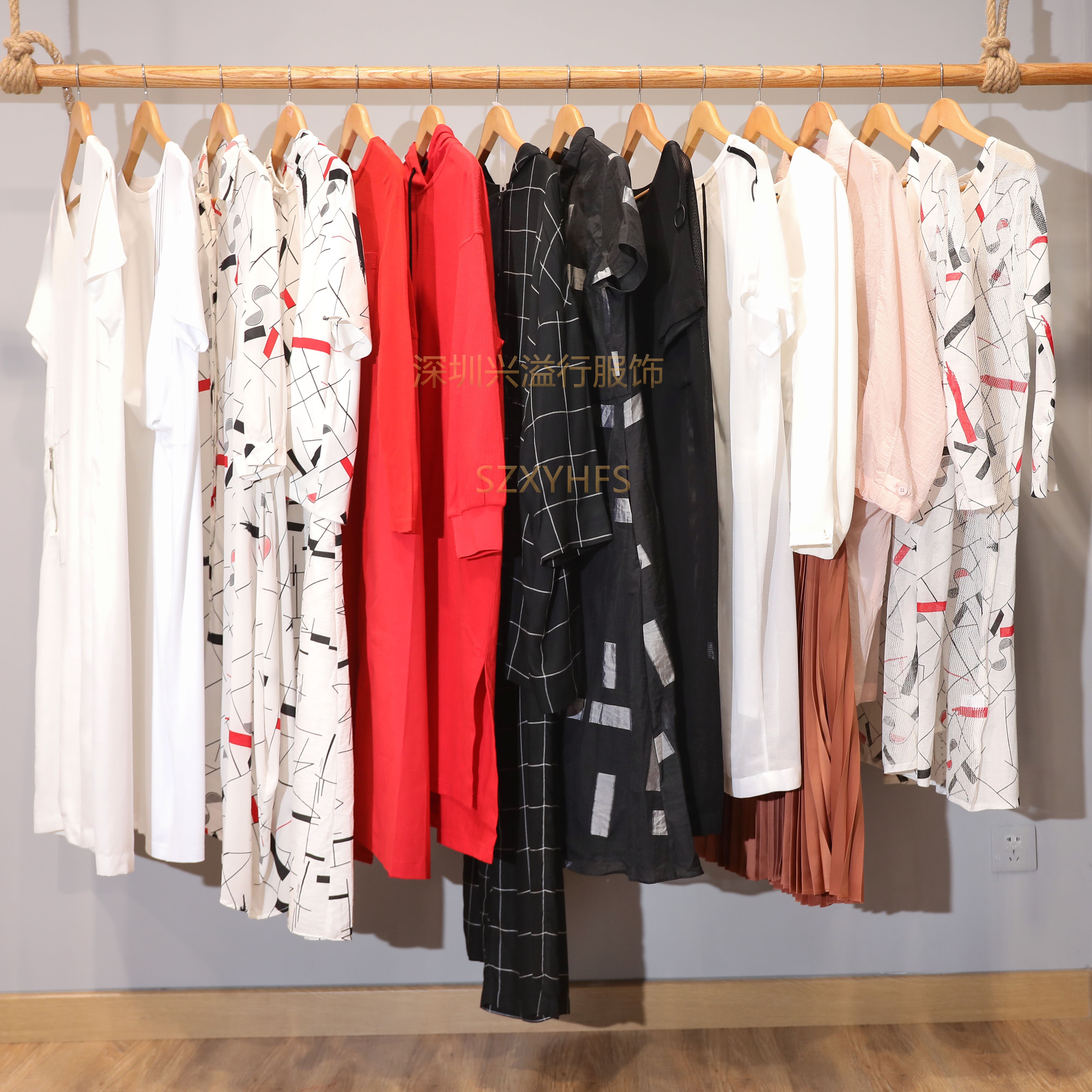 深圳超級(jí)品牌【瑪xx& 洛xx 】18春夏 ,另有音兒瑪絲菲爾馬天奴