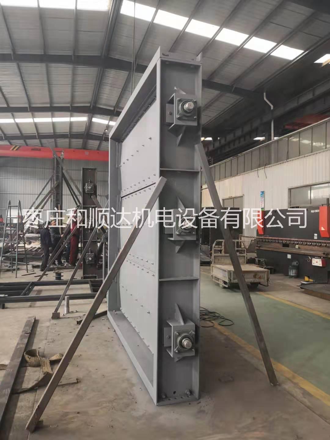 電動(dòng)平開(kāi)式測(cè)試風(fēng)門(mén)礦用主通風(fēng)機(jī)平開(kāi)式測(cè)試風(fēng)門(mén)主要用于煤礦通風(fēng)系統(tǒng)風(fēng)井口，對(duì)礦井主通風(fēng)機(jī)進(jìn)行性能測(cè)試之用；