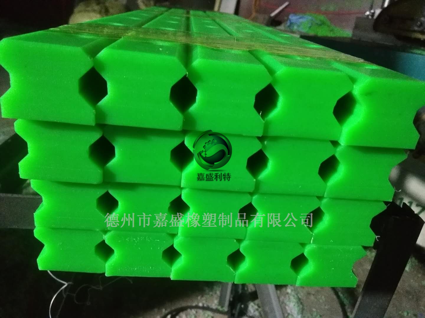 900萬(wàn)超高分子量聚乙烯鏈條導(dǎo)軌 泰科納材質(zhì)直線滑動(dòng)導(dǎo)軌