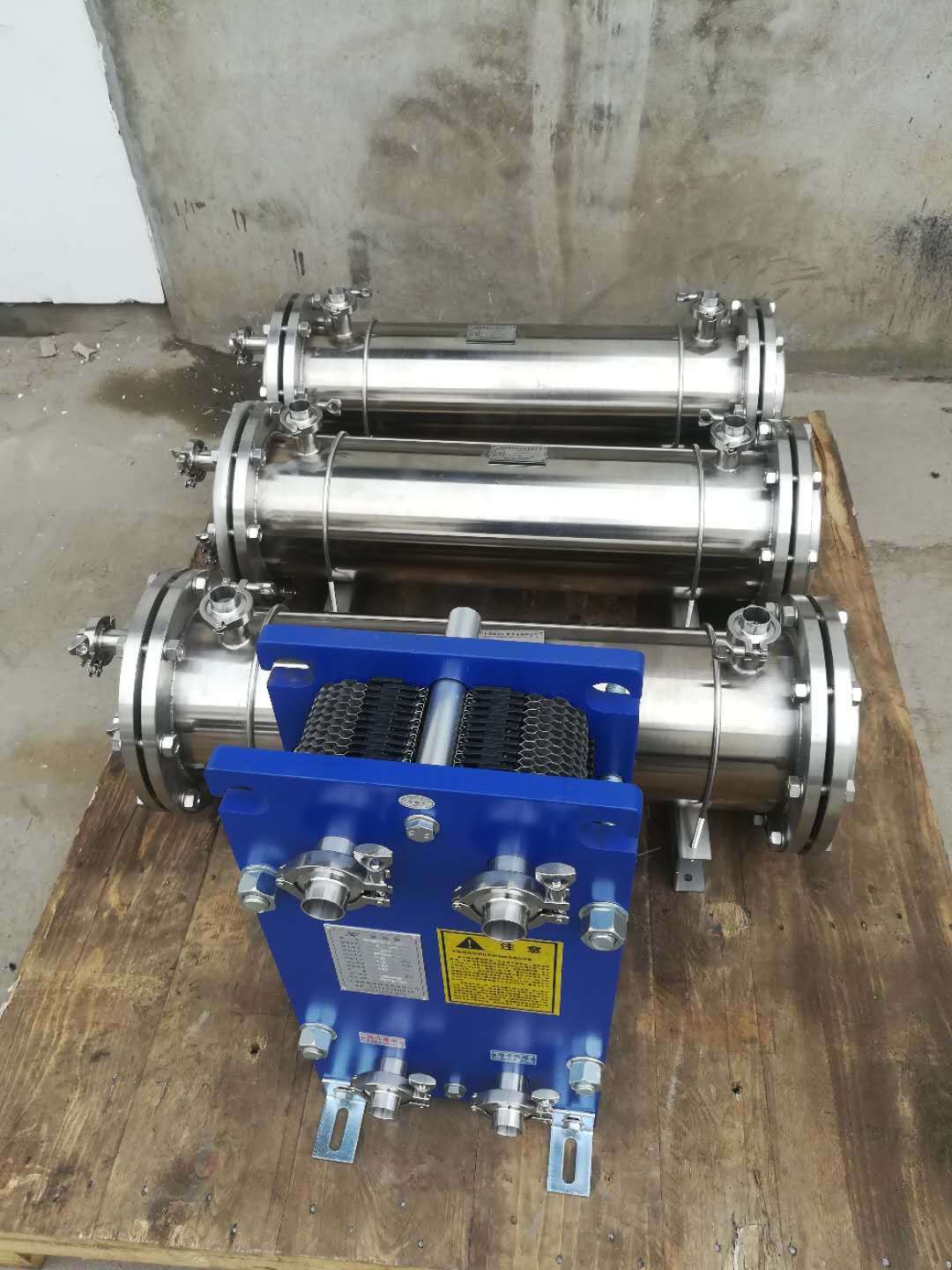 上海列管式換熱器廠家，批發(fā)，質(zhì)量保障  不銹鋼列管式換熱器