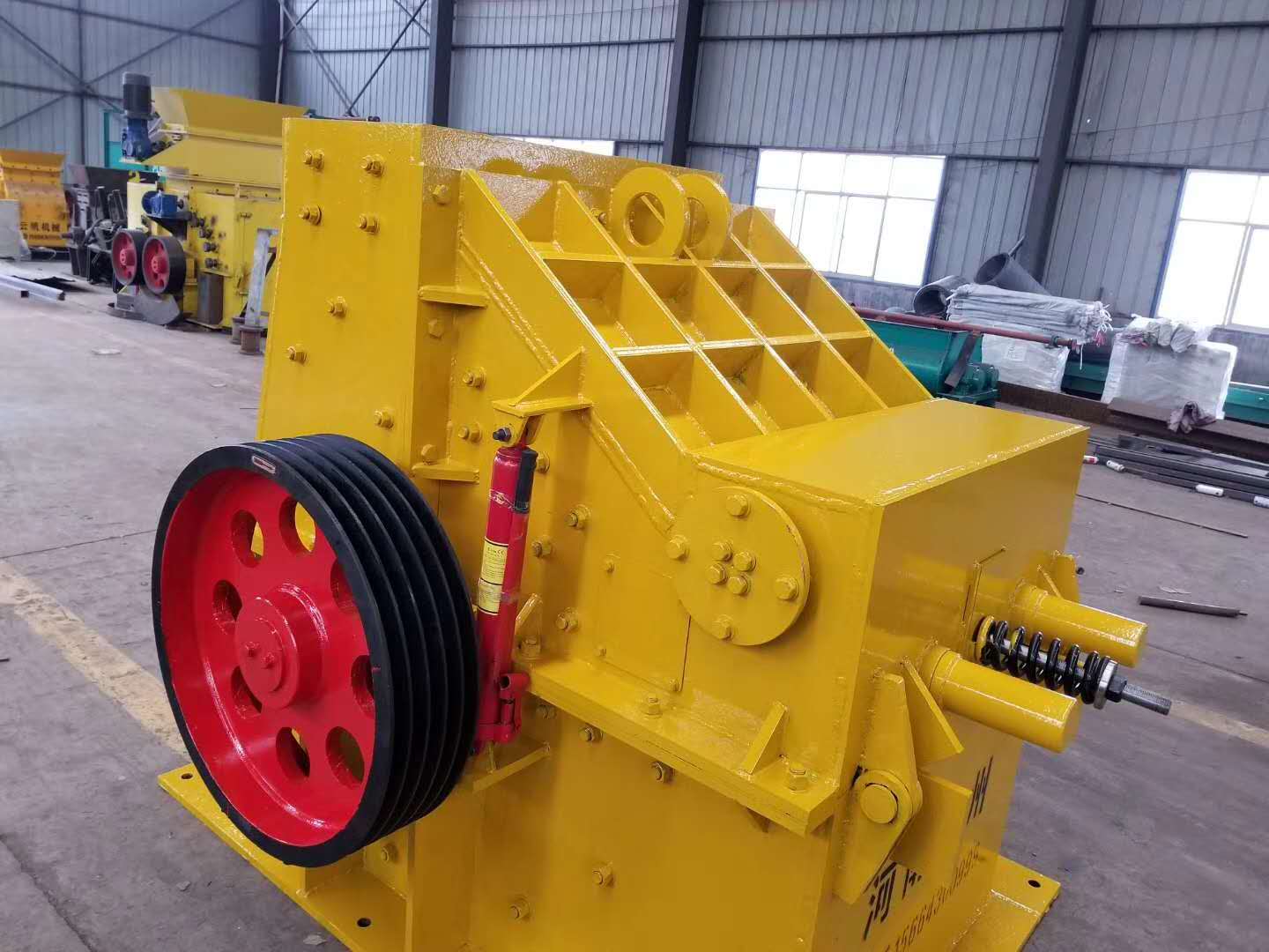 新型煤矸石頁巖破碎設(shè)備、破碎機