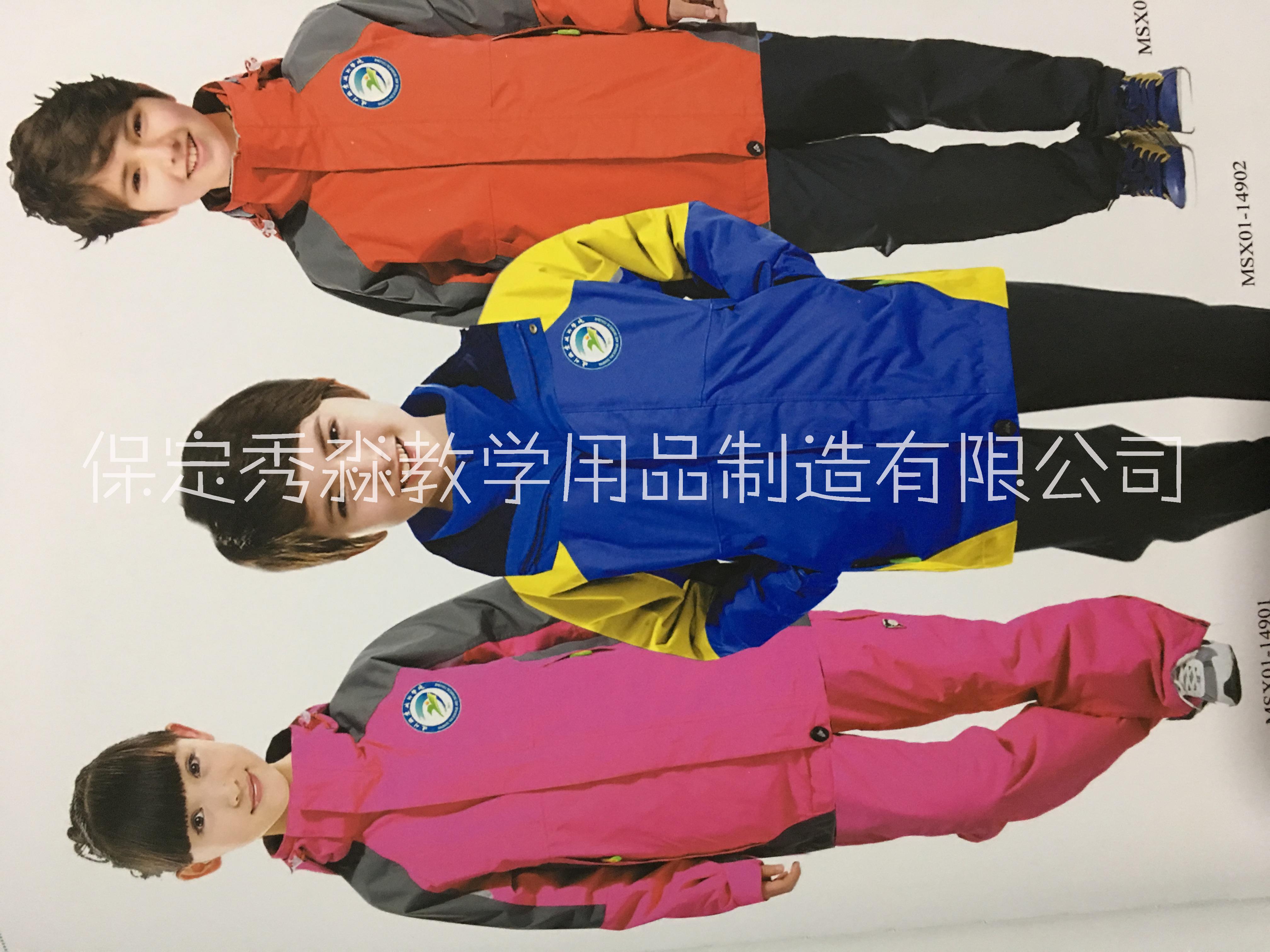 主要生產(chǎn) 校服、運(yùn)動服、親子服、情侶裝