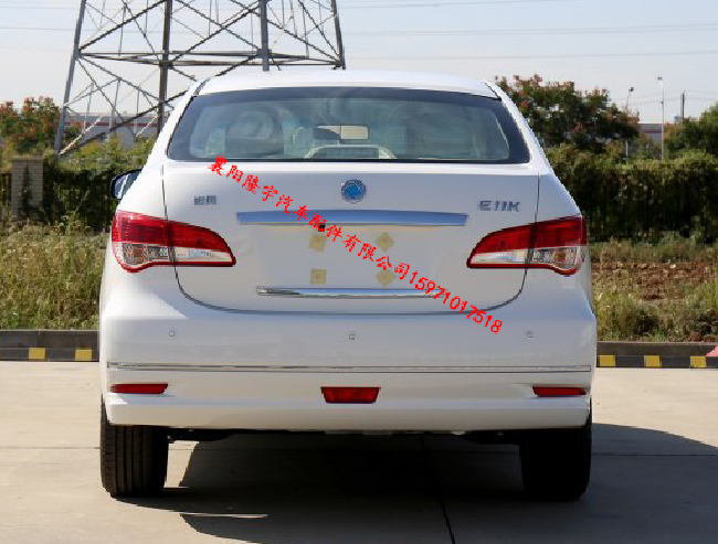 東風(fēng)俊風(fēng)E11K新能源電動(dòng)車駕駛室大燈霧燈保險(xiǎn)杠中網(wǎng)尾燈葉子板配件