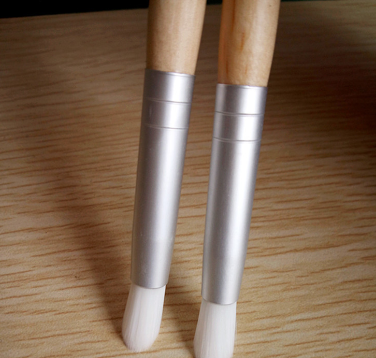東莞化妝胭脂刷批發(fā) 便攜款單支裝眉筆 木質(zhì)遮瑕筆刷廠