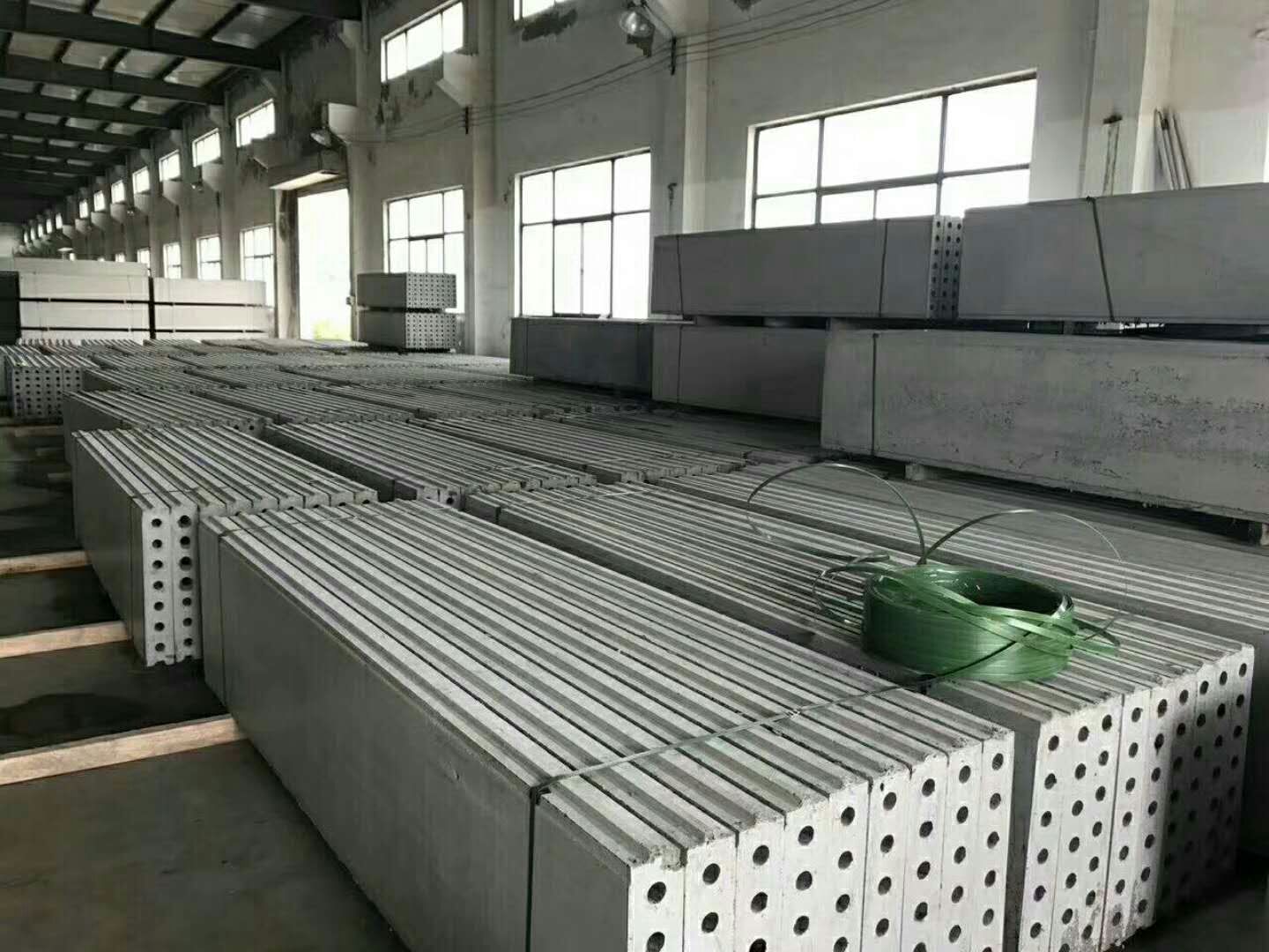 輕質(zhì)隔墻板設(shè)備生產(chǎn)廠家山東七星實業(yè) 山東七星*輕質(zhì)隔墻板設(shè)備  墻板生產(chǎn)線