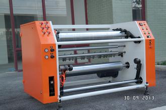 拉伸膜復(fù)卷分切機(jī)  拉伸膜分切機(jī)  復(fù)卷分切機(jī)