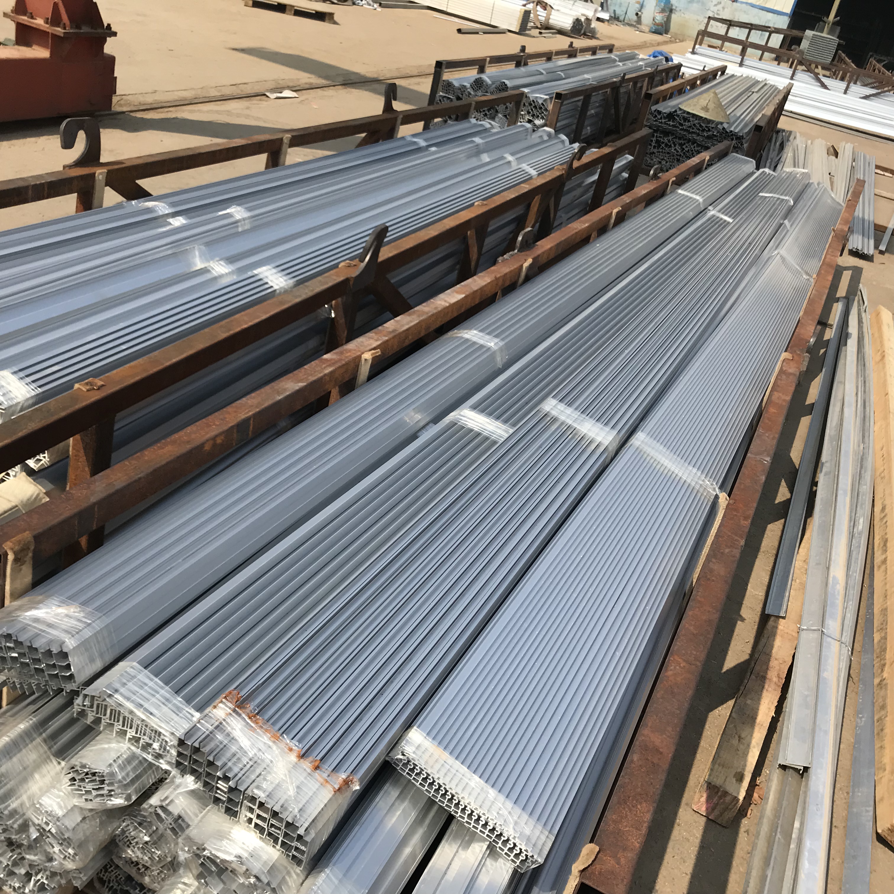 薄膜大棚鋁型材 溫室鋁材配件 山東鑫華溫室廠家 現(xiàn)貨供應(yīng)