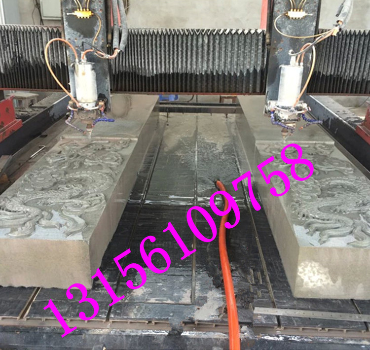 供應(yīng)周口石材雕刻機(jī)多少錢一臺+墓碑雕