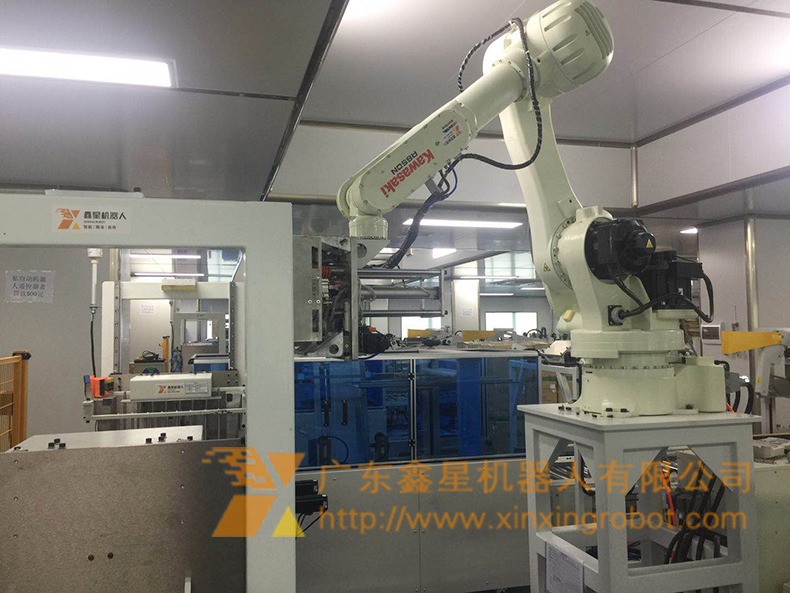 佛山面膜裝箱打包搬運碼垛生產線，佛山面膜裝箱搬運機械手，佛山面膜生產工業(yè)機器人