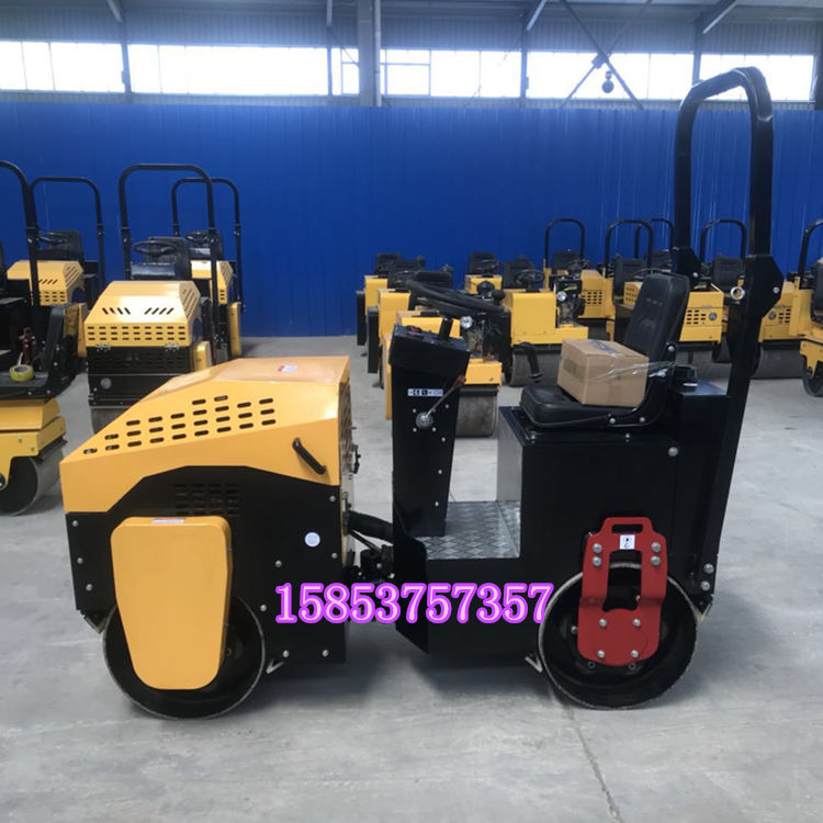 全液壓座駕式壓路機(jī)雙鋼輪壓土機(jī)的操作