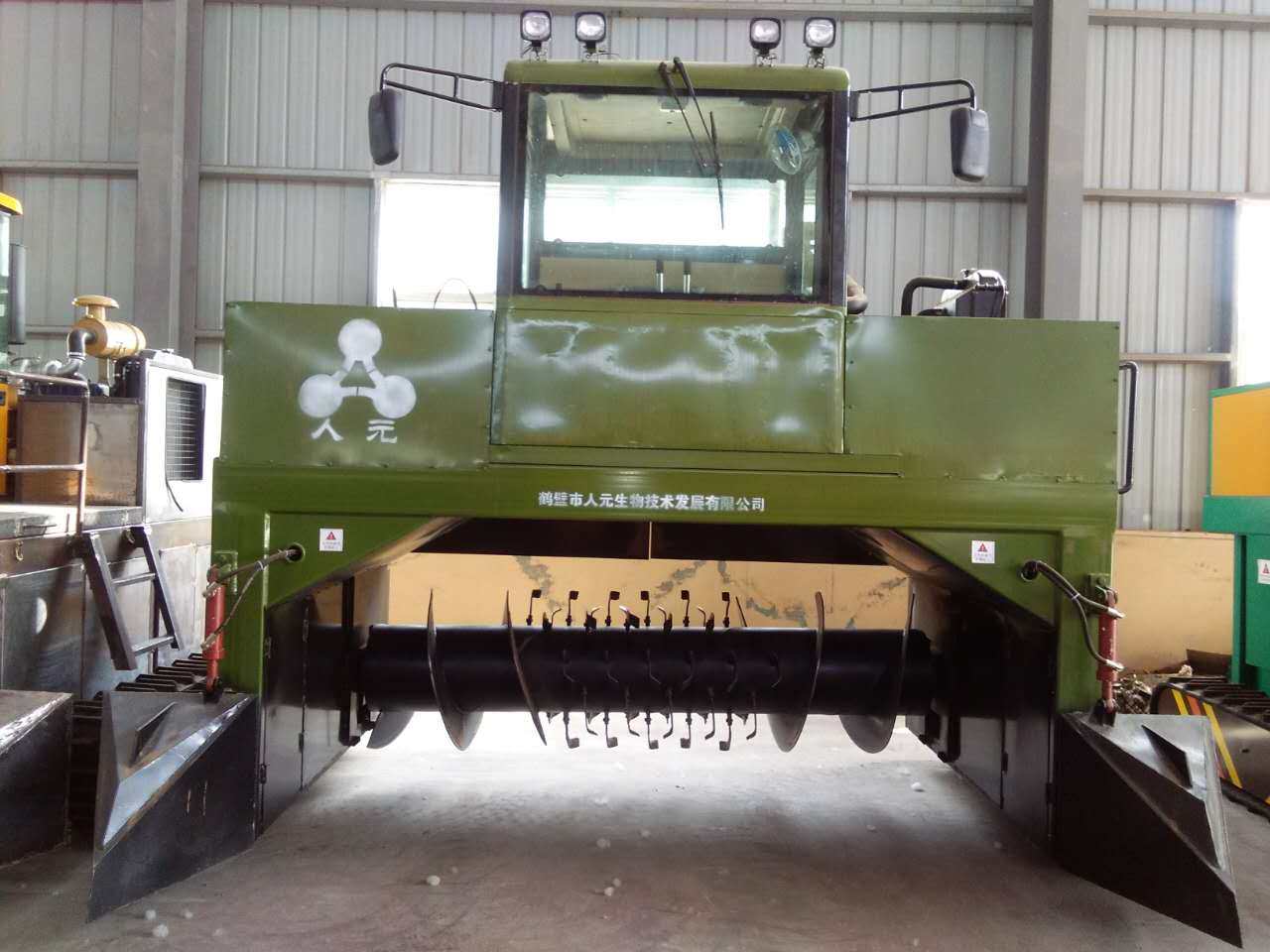 履帶翻堆機(jī) 地面行走式翻拋機(jī) 廠(chǎng)家現(xiàn)貨翻糞機(jī)