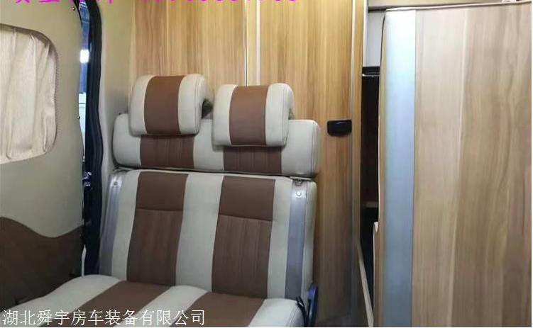 沈陽奔馳商務(wù)房車廠家 奔馳房車廠家