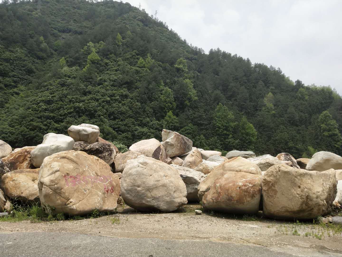 上海鵝卵石廠家-供應(yīng)商-批發(fā)-供應(yīng)基地-樣板圖