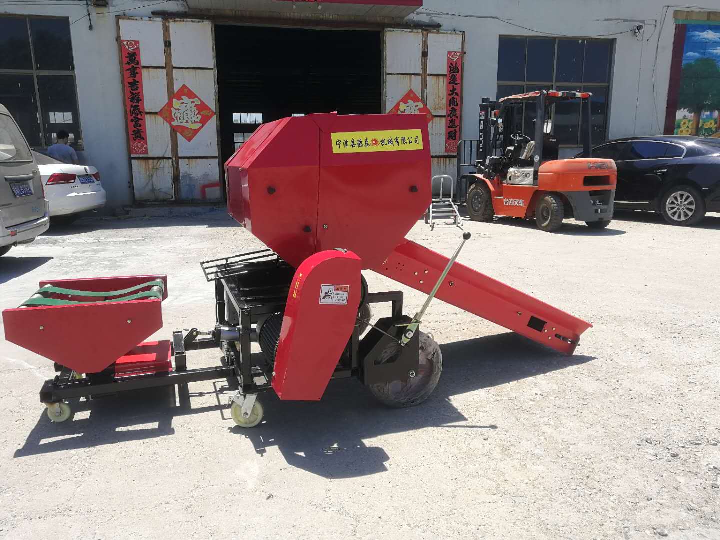 德泰青儲(chǔ)打捆機(jī)自動(dòng)斷膜青貯打包機(jī)廠家直銷