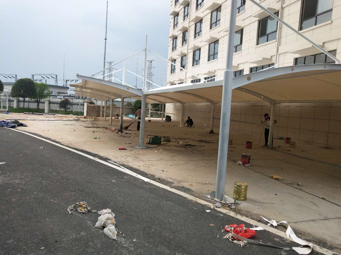 杭州市小車棚廠家,嘉興膜結(jié)構(gòu)安裝價(jià)格,寧波小區(qū)停車棚價(jià)格,浙江膜結(jié)構(gòu)加工