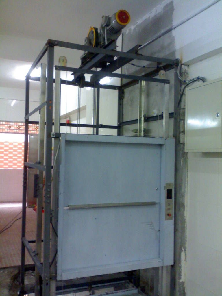 供應(yīng)送餐傳菜雜物載貨電梯工廠食品運輸