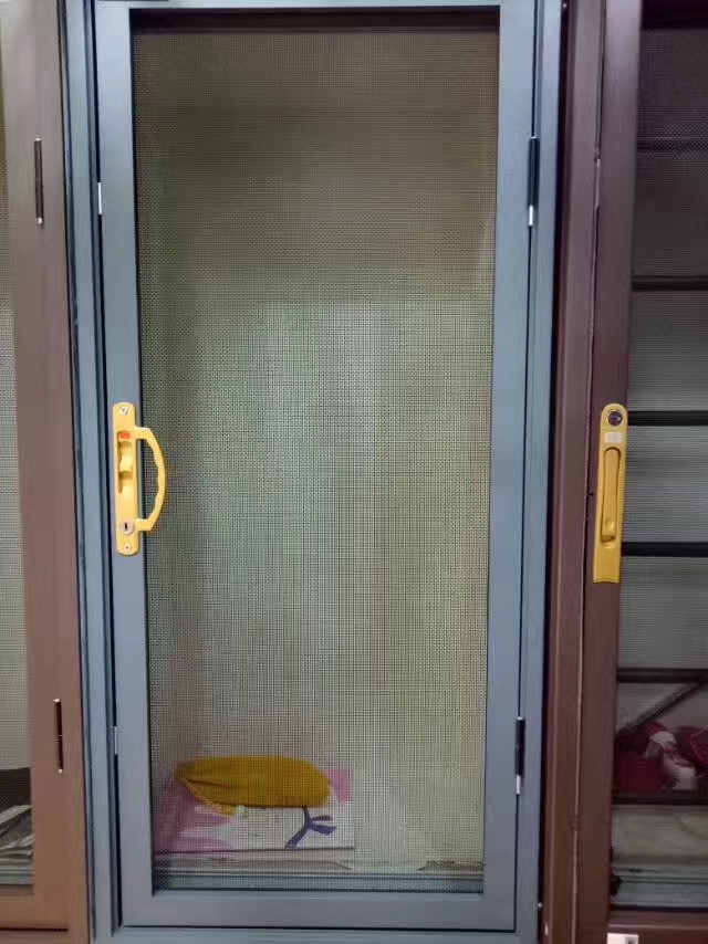 大連金剛網(wǎng)紗窗 陽光房 斷橋鋁門窗 鋁包木門窗 大連東之潤門窗 廠家定制