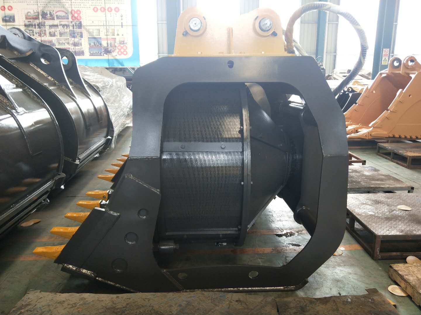 廠家直銷挖掘機旋轉篩分斗 20噸系列旋轉篩分斗
