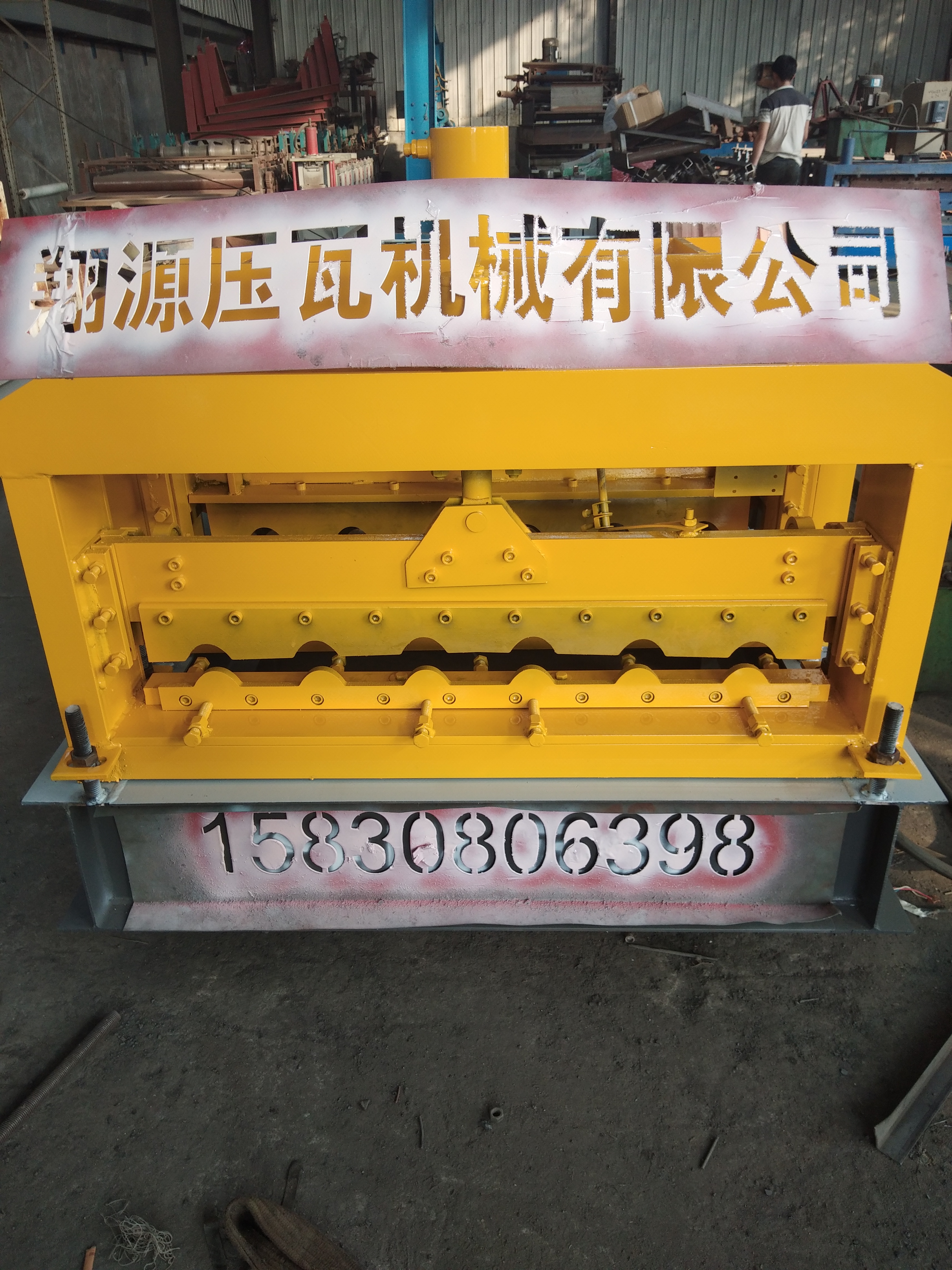 單層840壓瓦機(jī)彩鋼瓦設(shè)備廠家直銷   四川綿陽單層840壓瓦機(jī)