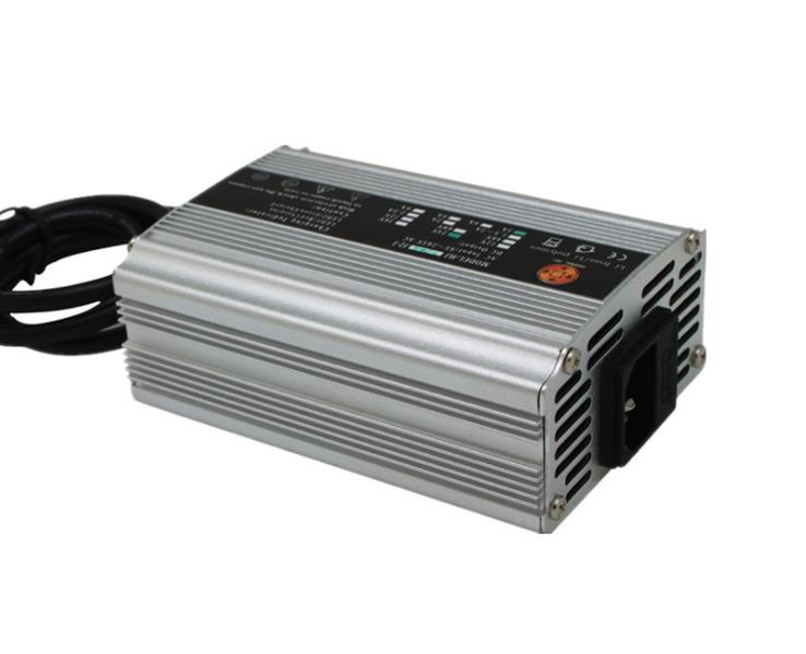 電動(dòng)車充電器充電器12V8A 鉛酸電池充電器12V8A 電動(dòng)車充電器汽車摩托車電瓶蓄電池充電器