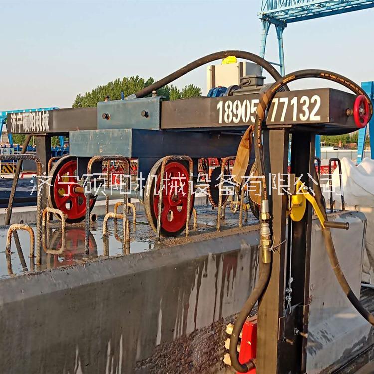 梁場(chǎng)空心板拉毛機(jī) 梁場(chǎng)空心板鑿毛機(jī) SYB7-2Q空心板自動(dòng)行走鑿毛機(jī)