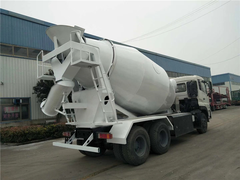 福田5方小攪拌車