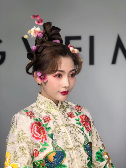 長(zhǎng)沙化妝學(xué)校哪家好？雅詩(shī)蘭黛護(hù)膚品怎么樣？