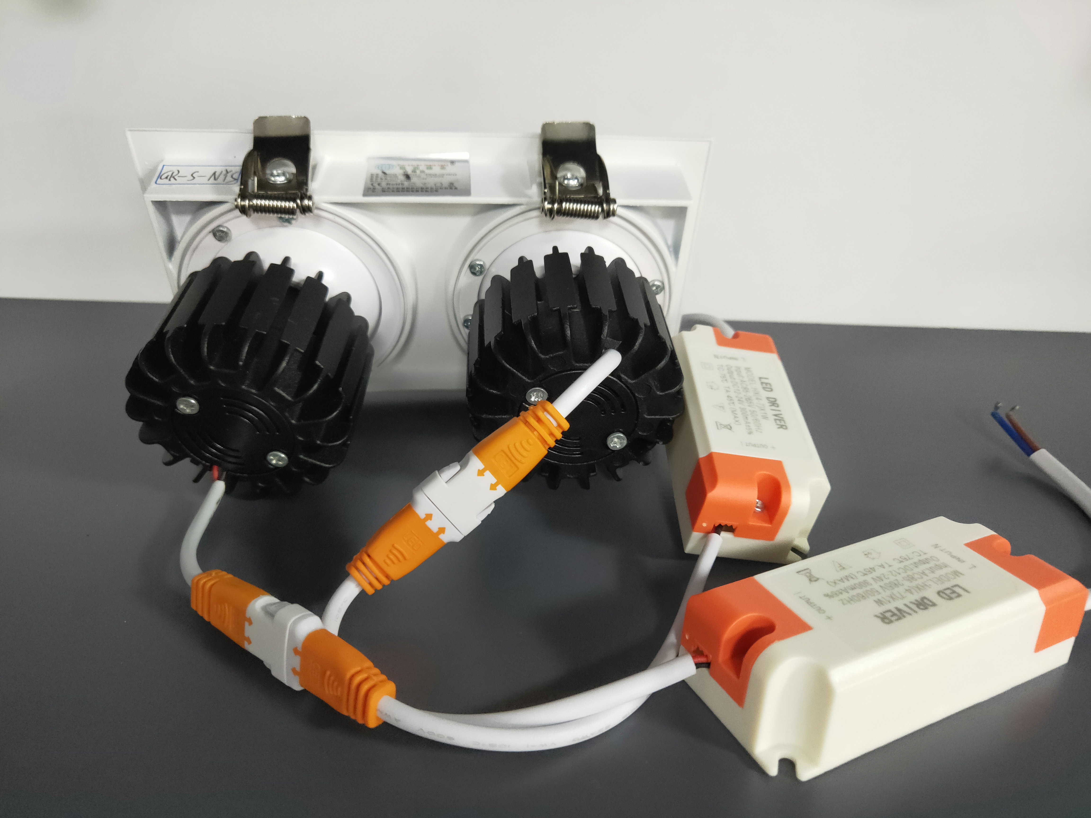 斗膽燈的價格 斗膽燈廠家