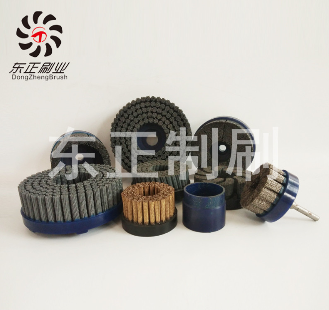 現(xiàn)貨供應(yīng)鋼絲圓盤刷膠注端面刷拋光去銹工業(yè)毛刷專業(yè)定制品質(zhì)保證