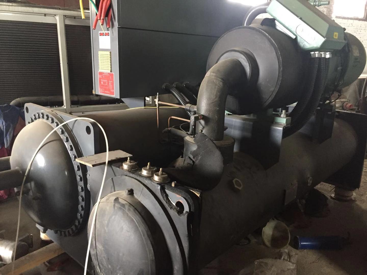 滿液式 滿液式水冷螺桿冷水機組   二手設備    七成新    螺桿式冷水機組