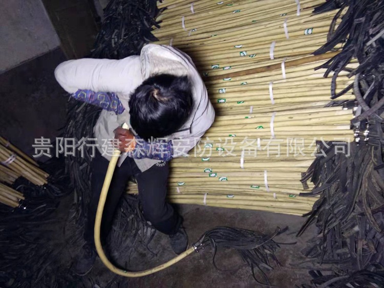 福建 選貴陽優(yōu)質(zhì) 森林滅火二號工具  可彎曲打火把  打火拖把、二號工具、橡膠打火把、歡迎前來訂購！