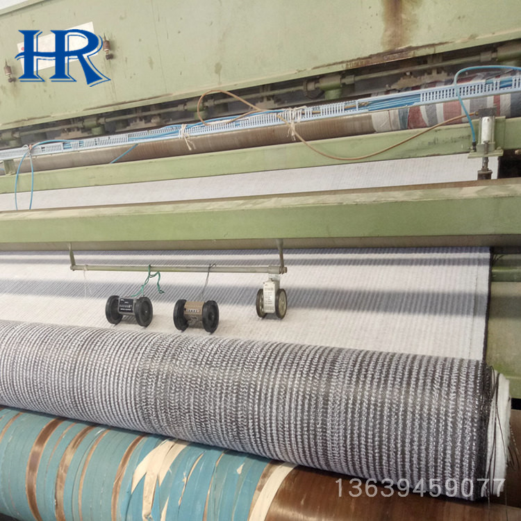 垃圾填埋場(chǎng)防滲覆膜膨潤(rùn)土防水毯