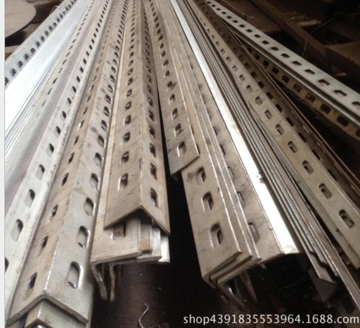 鍍鋅沖孔角鋼 貨架角鐵 上海鍍鋅角鋼廠家 沖孔角鋼供應(yīng)商 加工切割配送全國各地材質(zhì)Q235B