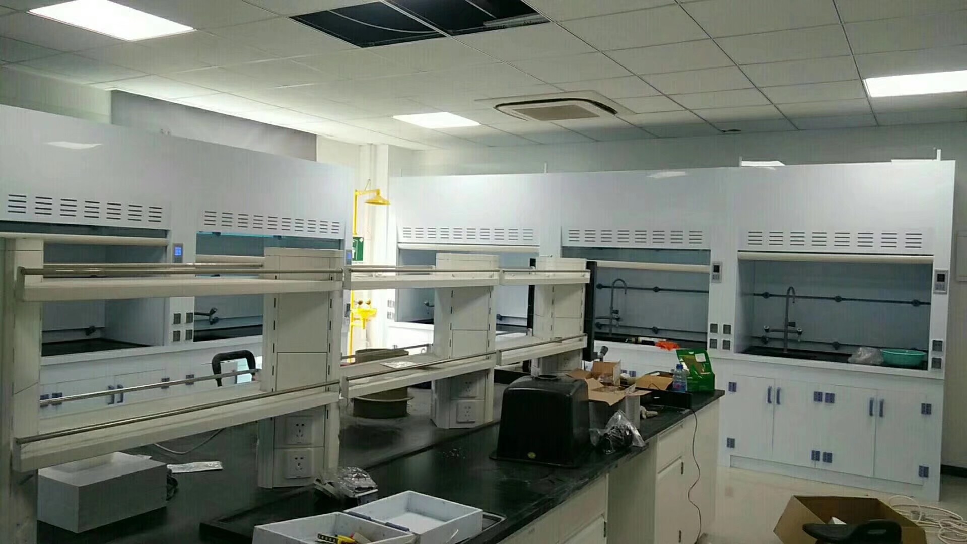 四川實驗室家具生產(chǎn)廠家批發(fā)零售。13551094872