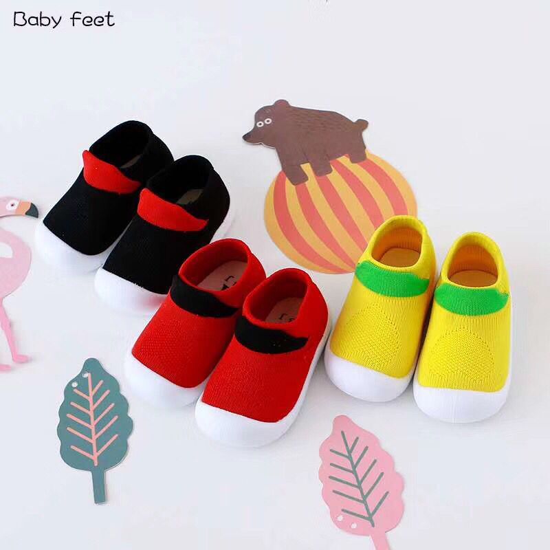 廠(chǎng)家直銷(xiāo)2019新款抗震不變形兒童*學(xué)步鞋