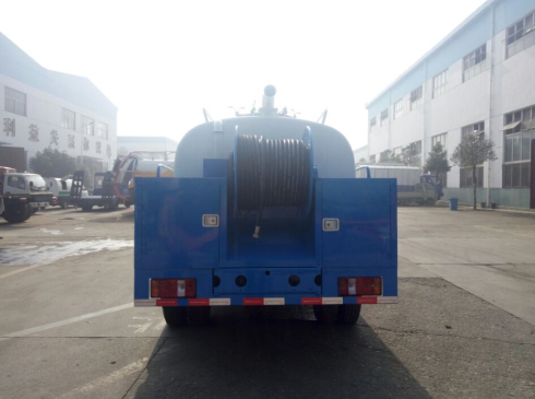 東風(fēng)多利卡清洗吸糞車