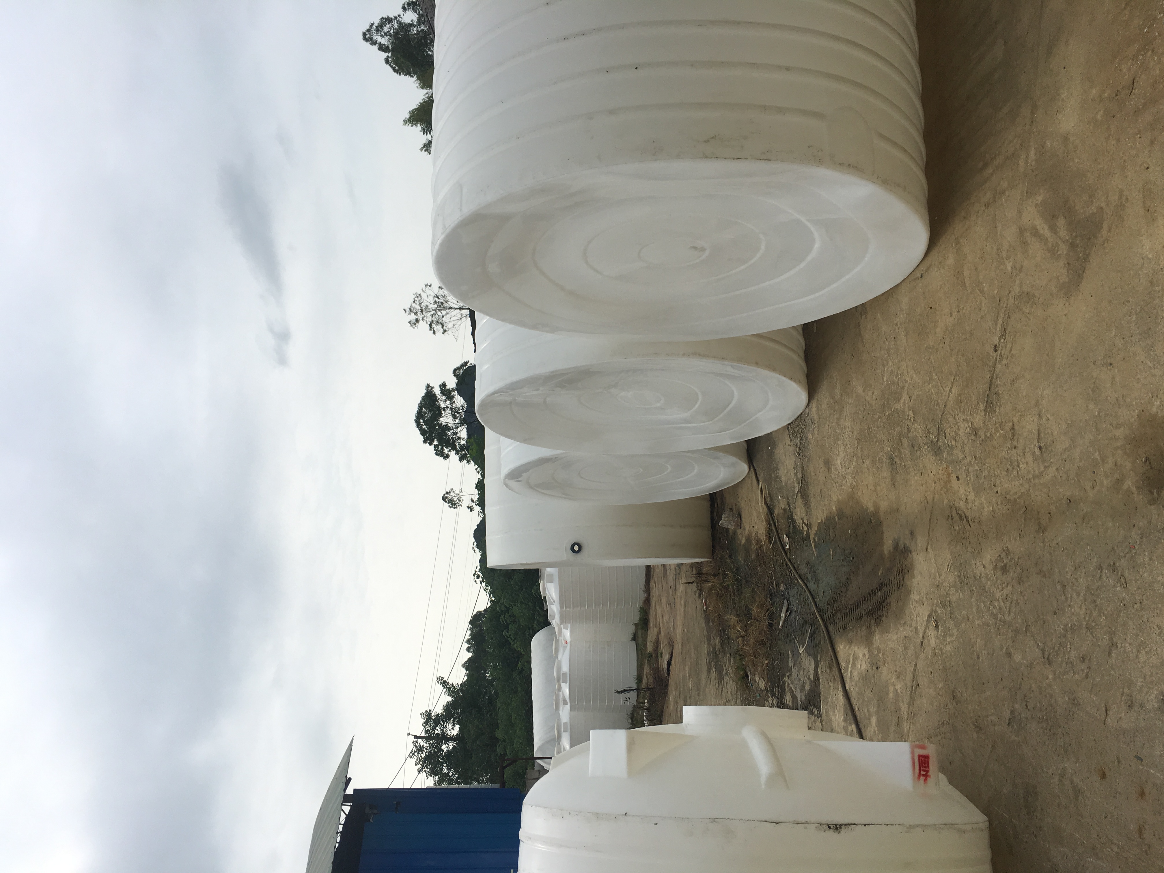 供應廣西30噸液體儲罐 南寧蔚華15噸塑料圓桶廠家