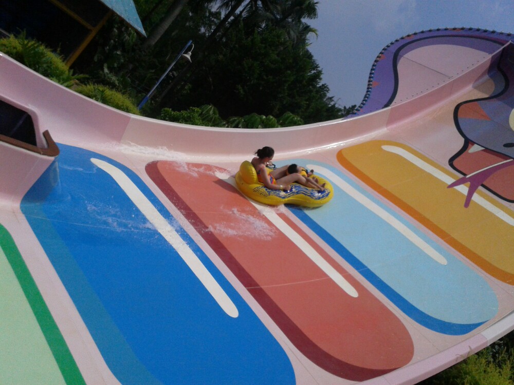 兒童*滑梯玻璃鋼水滑梯水上樂園設(shè)備