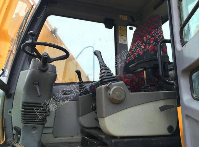 輪式挖掘機(jī)廠家供應(yīng)二手挖掘廠家 中型特種挖掘機(jī)