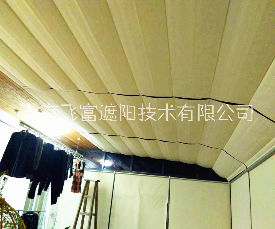 供應(yīng)電動(dòng)天棚簾 電動(dòng)遮陽(yáng)簾廠家直銷陽(yáng)光房隔熱遮陽(yáng)簾家用天蓬簾批發(fā)品種型號(hào)齊全