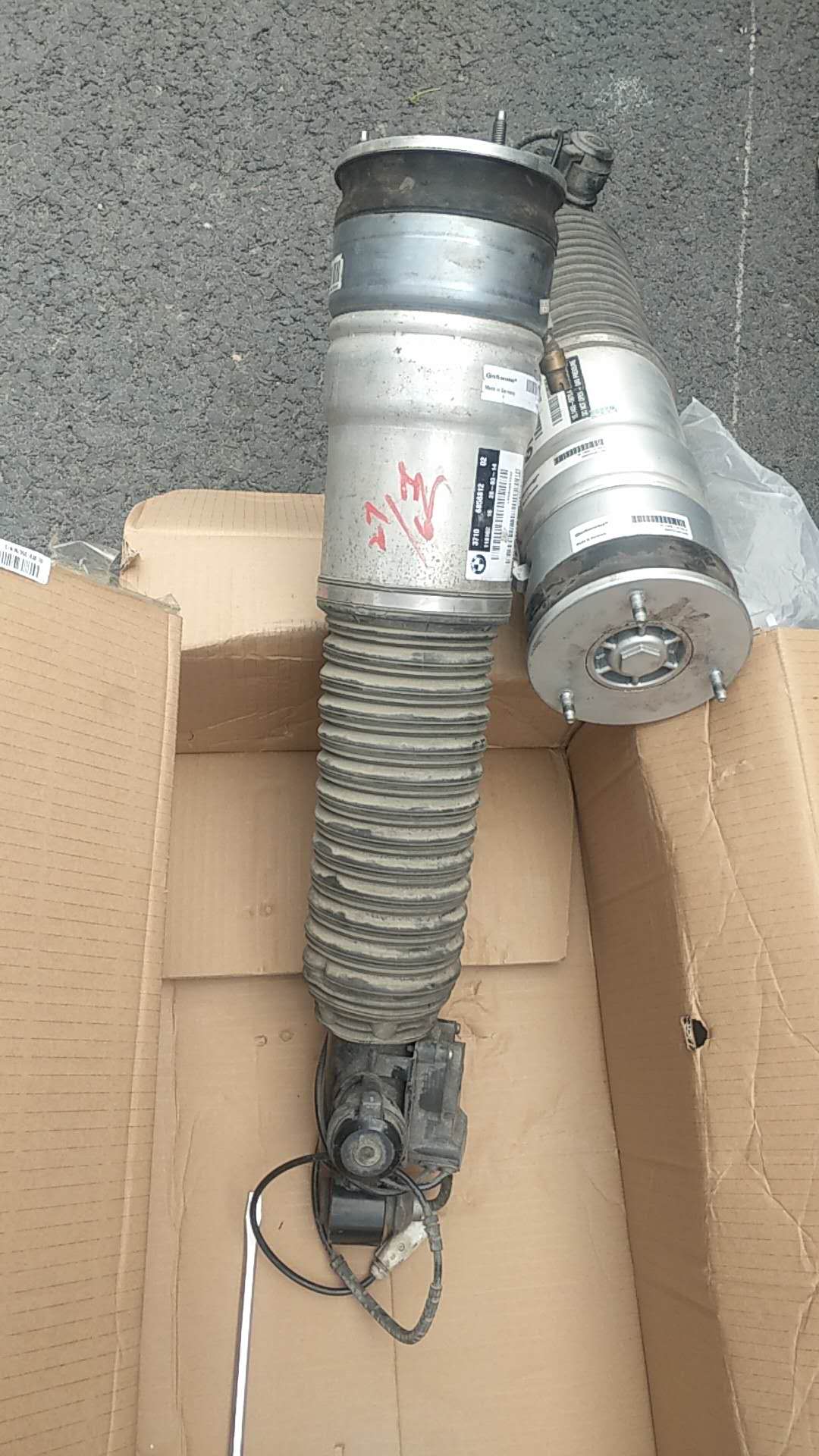 大量回收轎車減震器